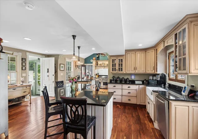 Photo 4 of Single family home for sale at 346 Sheridan Rd, Winthrop Harbor, IL 60096 | MLS# 12715534 | Listing updated on 2026-09-08