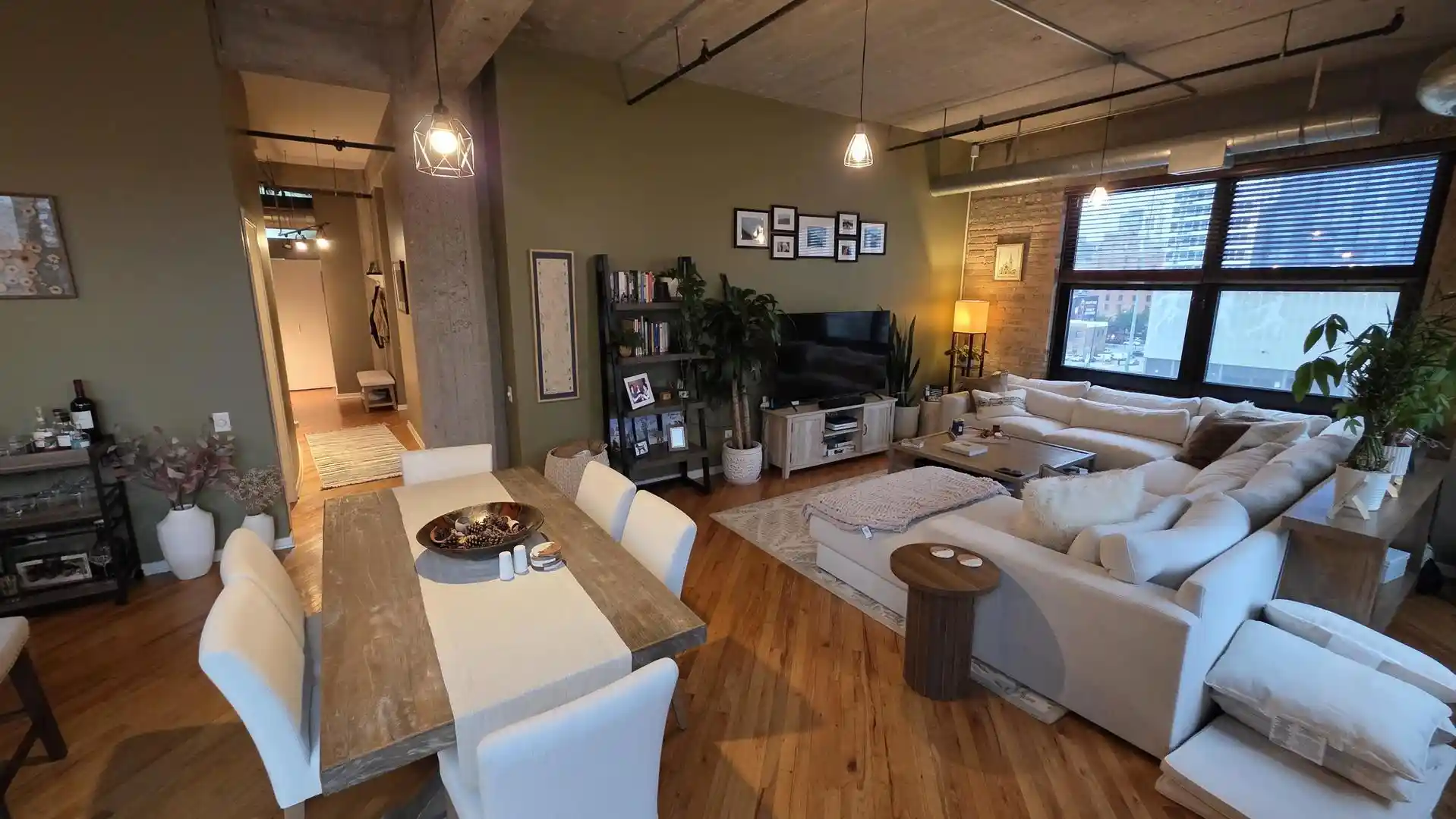 Listing Photo 2 - Condo for sale in 210 S Desplaines St located at 210 S Desplaines St, Chicago, IL 60661 - Unit #512