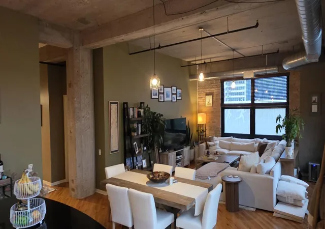 Listing Photo 4 - Condo for sale in building located at 210 S Desplaines St, Chicago, IL 60661 - Unit #512