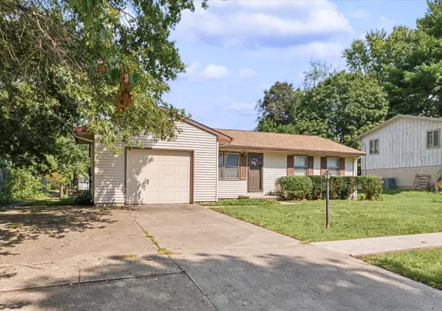 Photo 3 of Single family home for sale at 2306 Belmore Dr, Champaign, IL 61821 | MLS# 12715550 | Listing updated on 2026-10-05