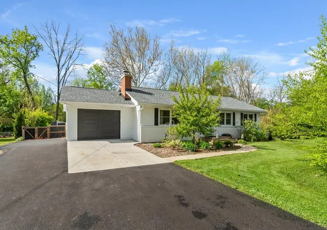 2nd image of 639 Meyer Ct, Aurora, IL 60506 | MLS# 12715565