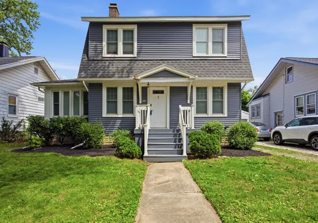 Photo 1 of Single family home for sale at 714 Arlington Ct, Champaign, IL 61820 | MLS# 12715570 | Listing updated on 2026-09-11