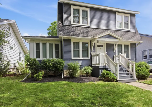 Photo 2 of Single family home for sale at 714 Arlington Ct, Champaign, IL 61820 | MLS# 12715570 | Listing updated on 2026-09-11