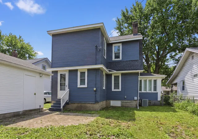 Photo 3 of Single family home for sale at 714 Arlington Ct, Champaign, IL 61820 | MLS# 12715570 | Listing updated on 2026-09-11