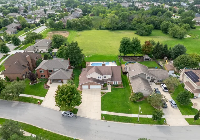 Photo 3 of Single family home for sale at 15164 Olympic Ln, Lockport, IL 60441 | MLS# 12715575 | Listing updated on 2026-09-24
