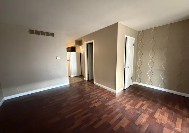 Photo 3 of Townhouse for sale at 314 Riley Dr, Bloomington, IL 61701 | MLS# 12715643 | Listing updated on 2026-09-28