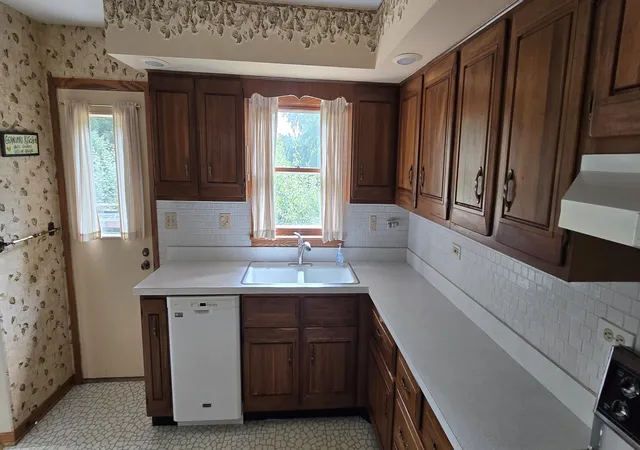 Photo 3 of Single family home for sale at 12135 Hillcrest Dr, Lemont, IL 60439 | MLS# 12715647 | Listing updated on 2026-07-31