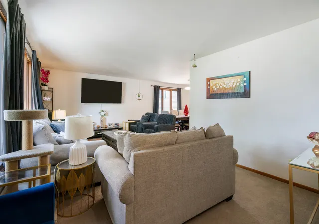 Photo 2 of Single family home for sale at 11033 Parkside Ave, Chicago Ridge, IL 60415 | MLS# 12715666 | Listing updated on 2026-08-01