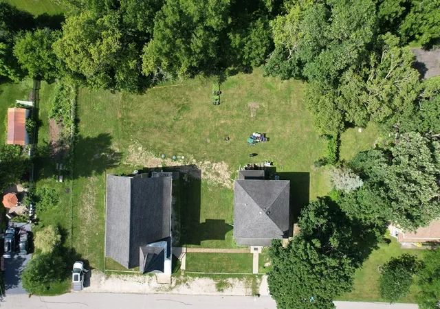 Photo 2 of Single family home for sale at 16648 Easton Ave, Lincolnshire, IL 60069 | MLS# 12715683 | Listing updated on 2026-09-01