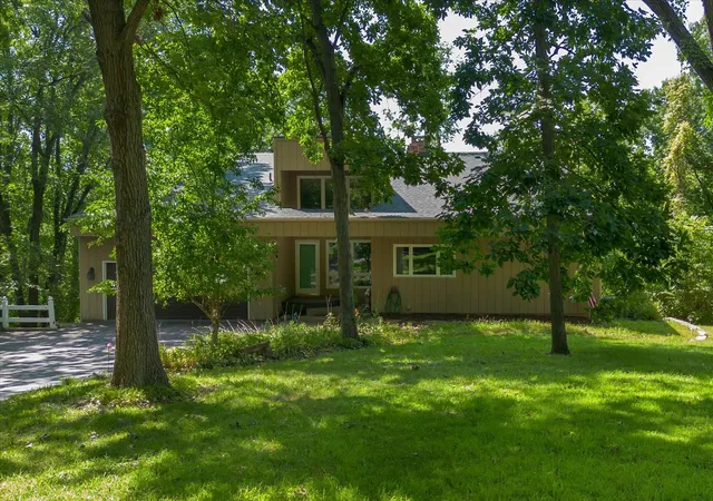 Photo 2 of Single family home for sale at 605 Sherwood Glen, Princeton, IL 61356 | MLS# 12715688 | Listing updated on 2026-07-31