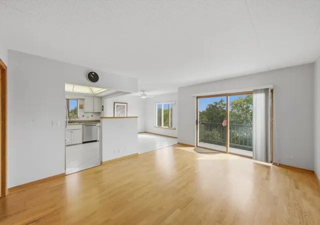 Photo 2 of Condo for sale at 545 S River Rd #505, Des Plaines, IL 60016 | MLS# 12715772 | Listing updated on 2026-09-22