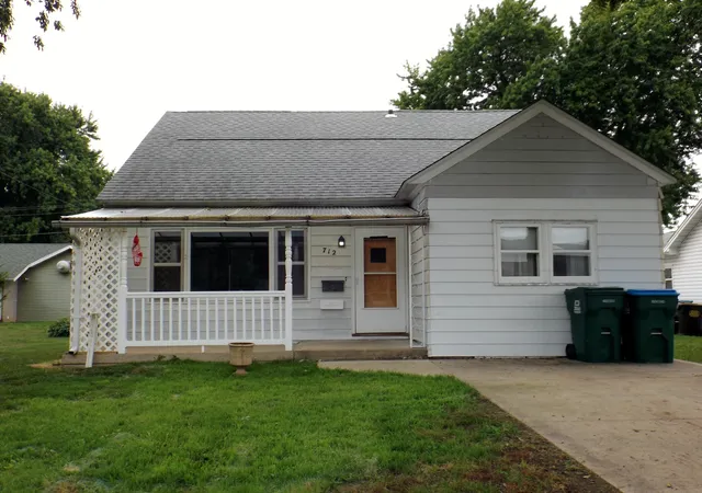 Photo 1 of Single family home for sale at 712 11th Avenue, Rock Falls, IL 61071 | MLS# 12715819 | Listing updated on 2026-09-27
