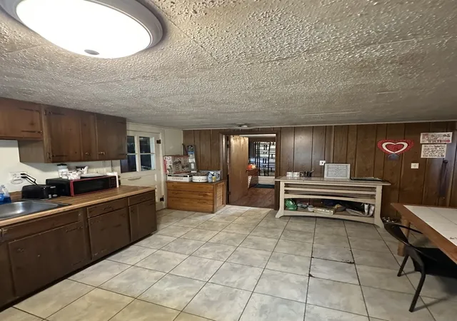 Photo 4 of Sale Pending at 715 N James St, Carbondale, IL 62901 | MLS# 12715821 | Listing updated on 2026-08-15