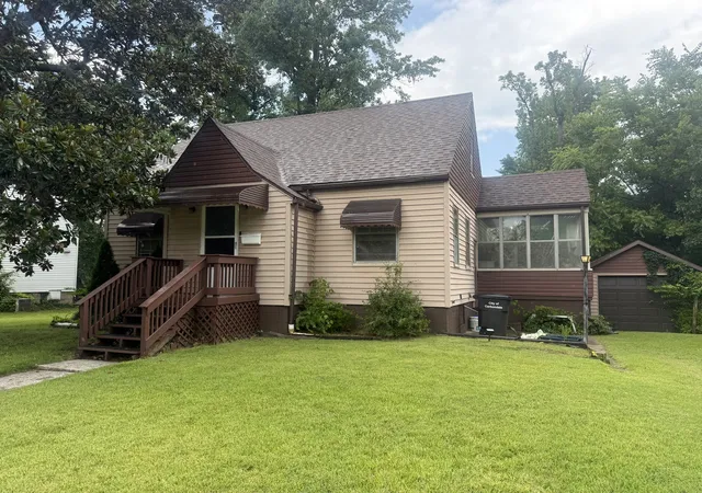 1st image of 1108 W Walkup Ave, Carbondale, IL 62901 | MLS# 12715830