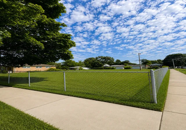 Photo 1 of Land for sale at 11329 S Racine Ave, Chicago, IL 60643 | MLS# 12715835 | Listing updated on 2026-07-31