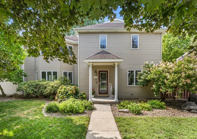 Single family home for sale at 305 W Sangamon St, Fisher, IL 61843 | MLS# 12715850