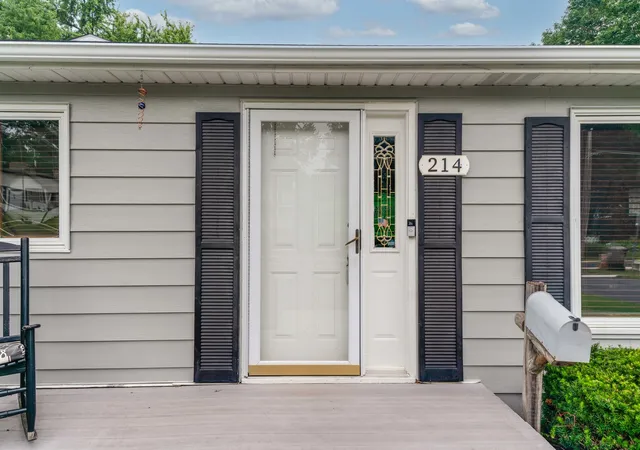 Photo 2 of Single family home for sale at 214 Millard Ave, Fox River Grove, IL 60021 | MLS# 12715868 | Listing updated on 2026-09-21