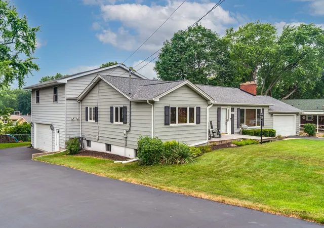 Photo 3 of Single family home for sale at 214 Millard Ave, Fox River Grove, IL 60021 | MLS# 12715868 | Listing updated on 2026-09-21