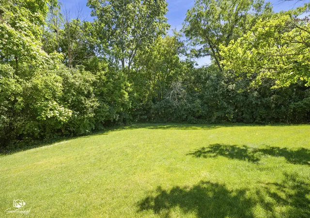 Photo 3 of Townhouse for sale at 2605 Oxford Ct, Darien, IL 60561 | MLS# 12715870 | Listing updated on 2026-08-25