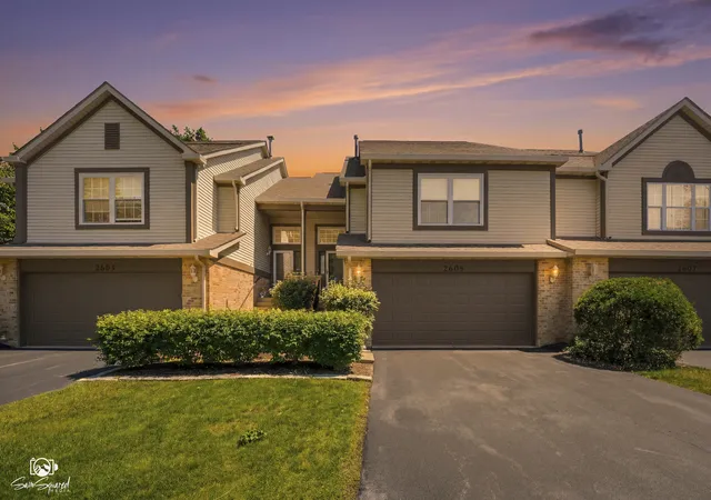 Photo 4 of Townhouse for sale at 2605 Oxford Ct, Darien, IL 60561 | MLS# 12715870 | Listing updated on 2026-08-25