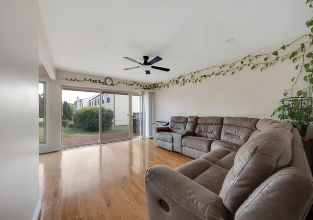 Photo 3 of Townhouse for sale at 369 Cedar Tree Ct, Hoffman Estates, IL 60169 | MLS# 12715891 | Listing updated on 2026-09-21