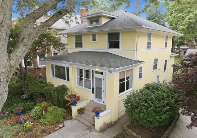 1st image of 1527 W Juneway Ter, Chicago, IL 60626 | MLS# 12715902