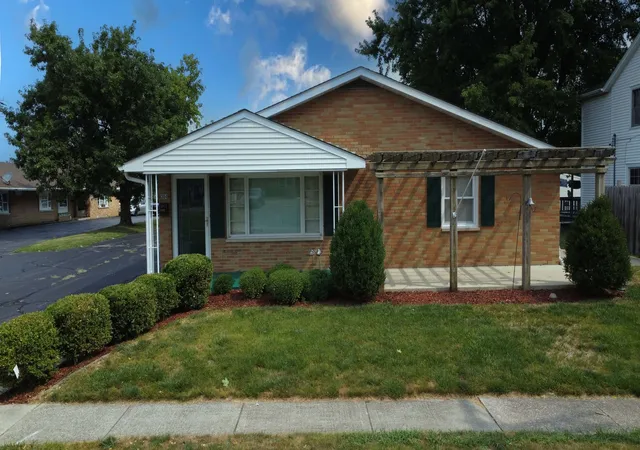 1st image of 304 E Cherry St #1, Watseka, IL 60970 | MLS# 12715924