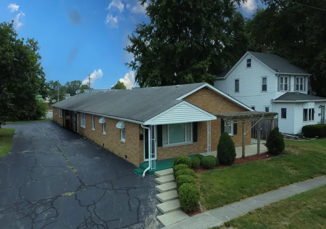 3rd image of 304 E Cherry St #1, Watseka, IL 60970 | MLS# 12715924