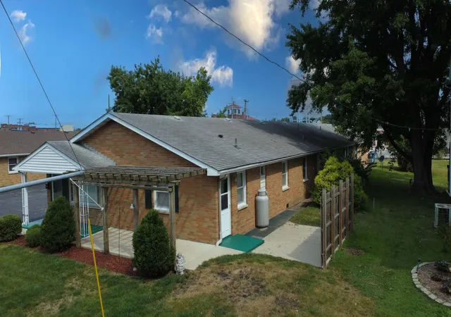 4th image of 304 E Cherry St #1, Watseka, IL 60970 | MLS# 12715924
