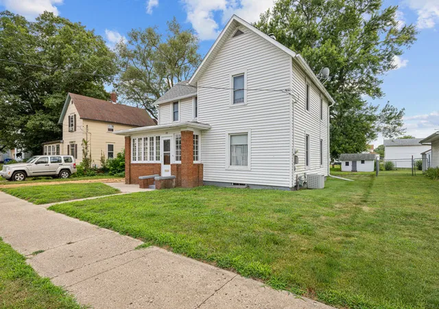 2nd image of 819 N Elm St, Kewanee, IL 61443 | MLS# 12715964