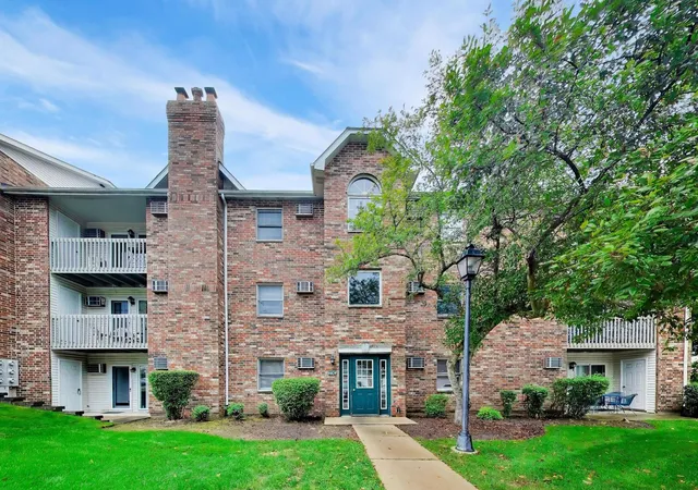 Photo 1 of Condo for sale at 4404 W Shamrock Ln #1A, Mc Henry, IL 60050 | MLS# 12716011 | Listing updated on 2026-09-14