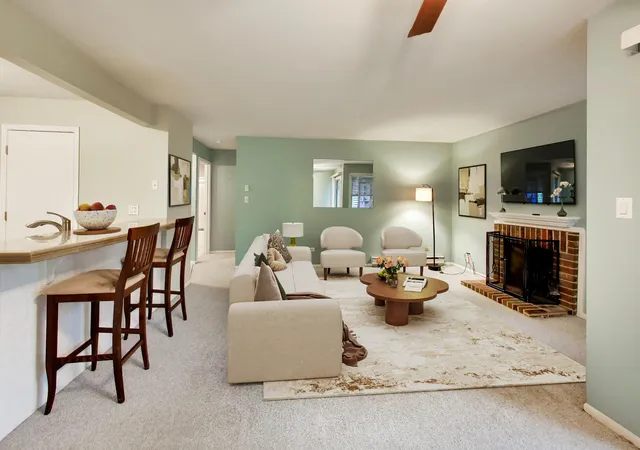 Listing Photo 4 - Condo for sale in building located at 4404 W Shamrock Ln, Mchenry, IL 60050 - Unit #1A