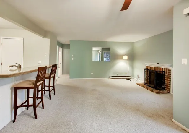 Listing Photo 5 - Condo for sale in building located at 4404 W Shamrock Ln, Mchenry, IL 60050 - Unit #1A