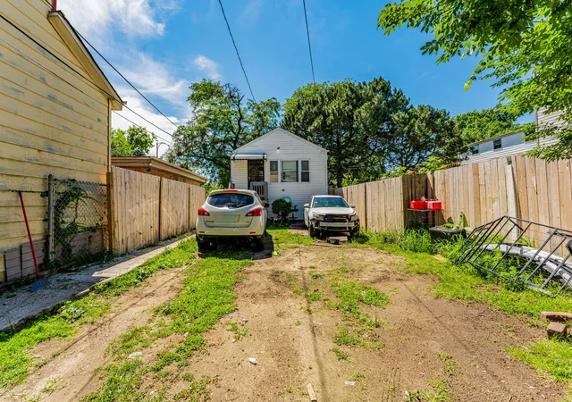 19th image of 7553 S Saint Lawrence Ave, Chicago, IL 60619 | MLS# 12716012