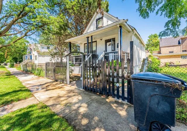 2nd image of 7553 S Saint Lawrence Ave, Chicago, IL 60619 | MLS# 12716012