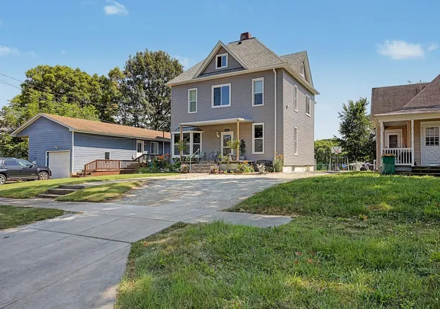 2nd image of 111 7th St, Streator, IL 61364 | MLS# 12716026