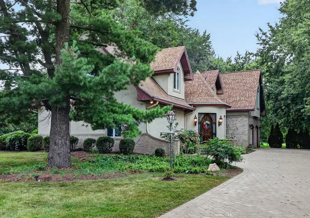 Photo 2 of Single family home for sale at 6116 S Brainard Ave, La Grange Highlands, IL 60525 | MLS# 12716076 | Listing updated on 2026-09-18