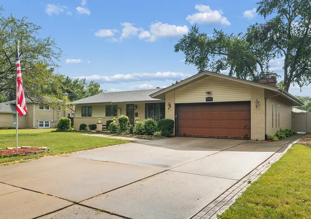 Photo 3 of Sale Pending at 705 Tana Ln, Joliet, IL 60435 | MLS# 12716092 | Listing updated on 2026-09-17
