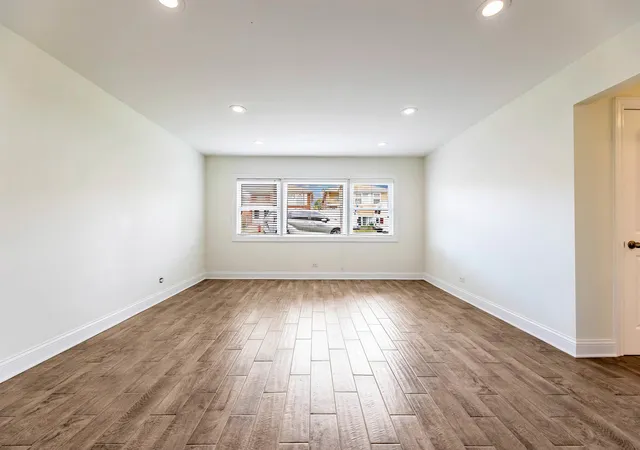 5th image of 5320 S 73Rd Ave, Summit, IL 60501 | MLS# 12716108