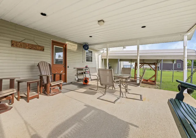 Photo 3 of Single family home for sale at 2081 N Broadway Ave, Salem, IL 62881 | MLS# 12716113 | Listing updated on 2026-08-31