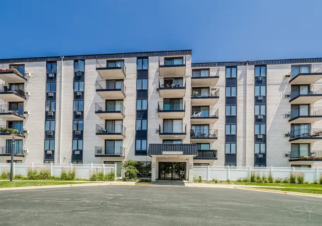 1st image of 9737 N Fox Glen Dr #1N, Niles, IL 60714 | MLS# 12716157
