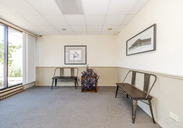 2nd image of 9737 N Fox Glen Dr #1N, Niles, IL 60714 | MLS# 12716157