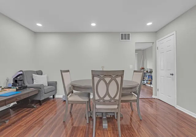 Photo 4 of Townhouse for sale at 1916 Cheltenham Pl, Schaumburg, IL 60194 | MLS# 12716162 | Listing updated on 2026-09-09