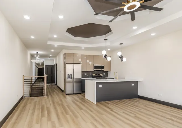 Listing Photo 4 - Condo for sale in building located at 5637 S Prairie Ave, Chicago, IL 60637