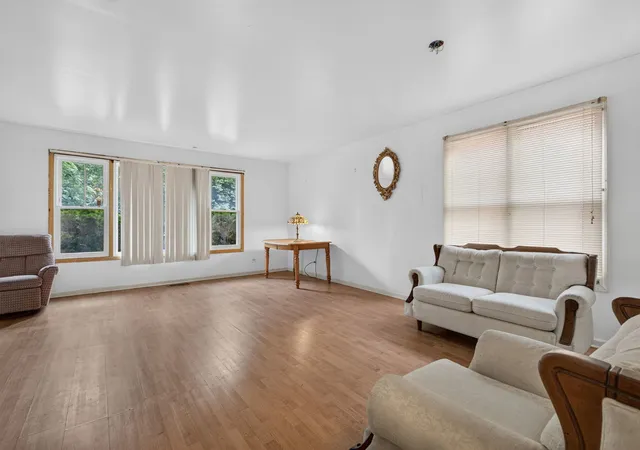 Photo 4 of Single family home for sale at 7768 S Luella Ave, Chicago, IL 60649 | MLS# 12716173 | Listing updated on 2026-10-08