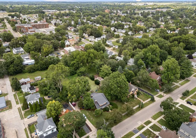 Photo 3 of Single family home for sale at 202 E Prospect St, Kewanee, IL 61443 | MLS# 12716188 | Listing updated on 2026-08-02