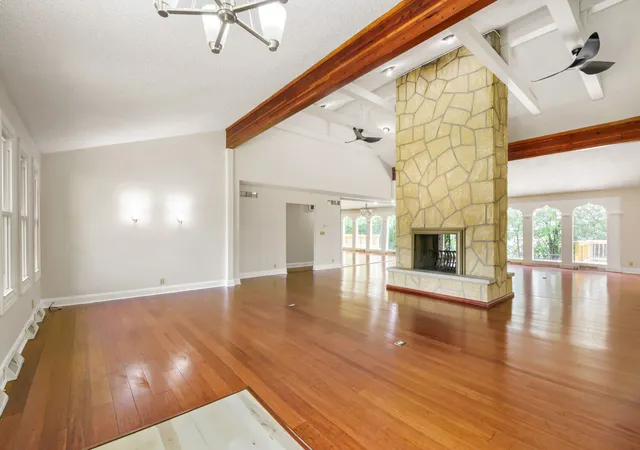 Photo 3 of Single family home for sale at 1701 Lynwood Ln, Crest Hill, IL 60403 | MLS# 12716209 | Listing updated on 2026-09-16