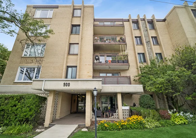 1st image of 900 S River Rd #4B, Des Plaines, IL 60016 | MLS# 12716240