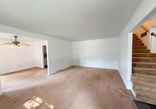 Photo 3 of Single family home for sale at 2009 W Norwood Dr, Carbondale, IL 62901 | MLS# 12716264 | Listing updated on 2026-09-04