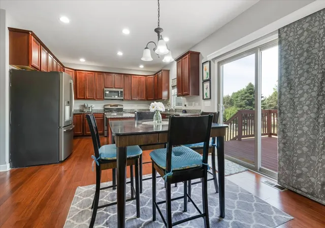 Photo 4 of Single family home for sale at 21042 Lakewoods Ln, Shorewood, IL 60404 | MLS# 12716310 | Listing updated on 2026-10-03